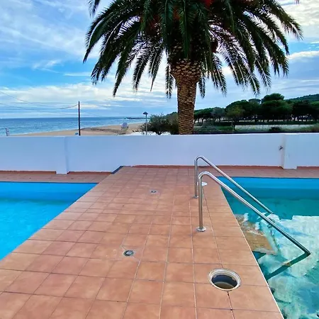 Petit Palace Apartment *